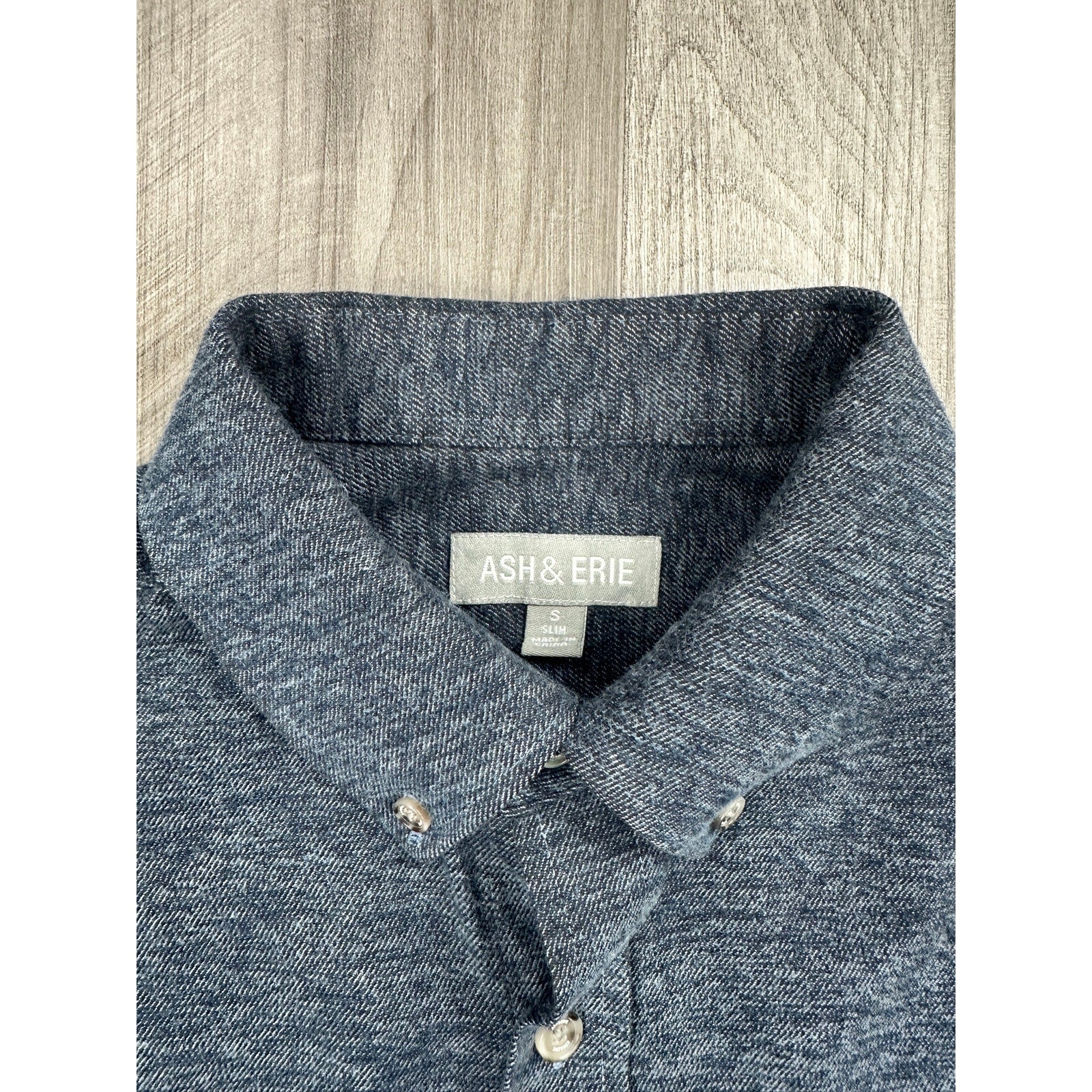 Ash & Erie Brushed Flannel Slim Fit Long Sleeve Shirt in Heather Indigo — Size Small // Preowned