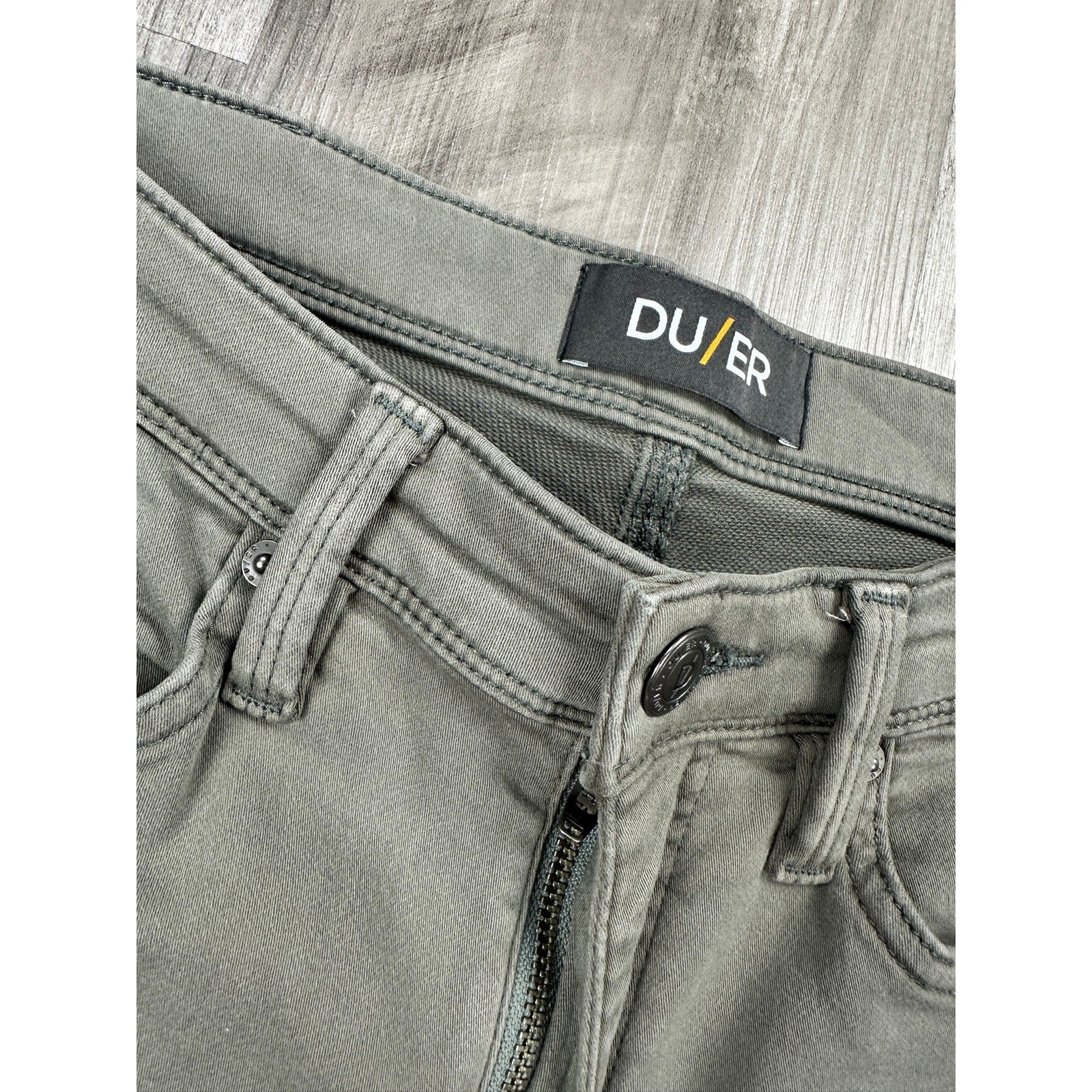 DU/ER N2X Slim Fit No Sweat Stretch Chino Pants in Light Fern — Size 32x30 // Preowned