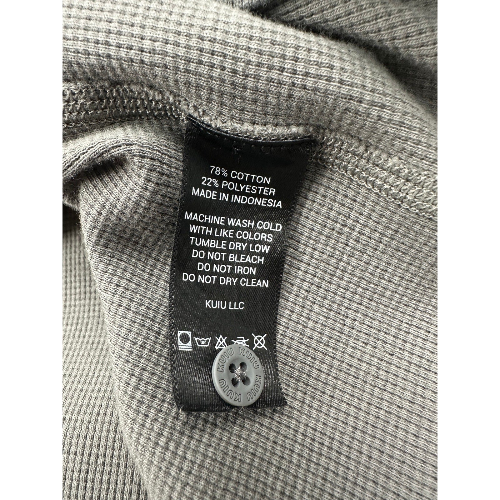 Kuiu Waffle Knit Thermal Henley in Gray — Size Large // Preowned