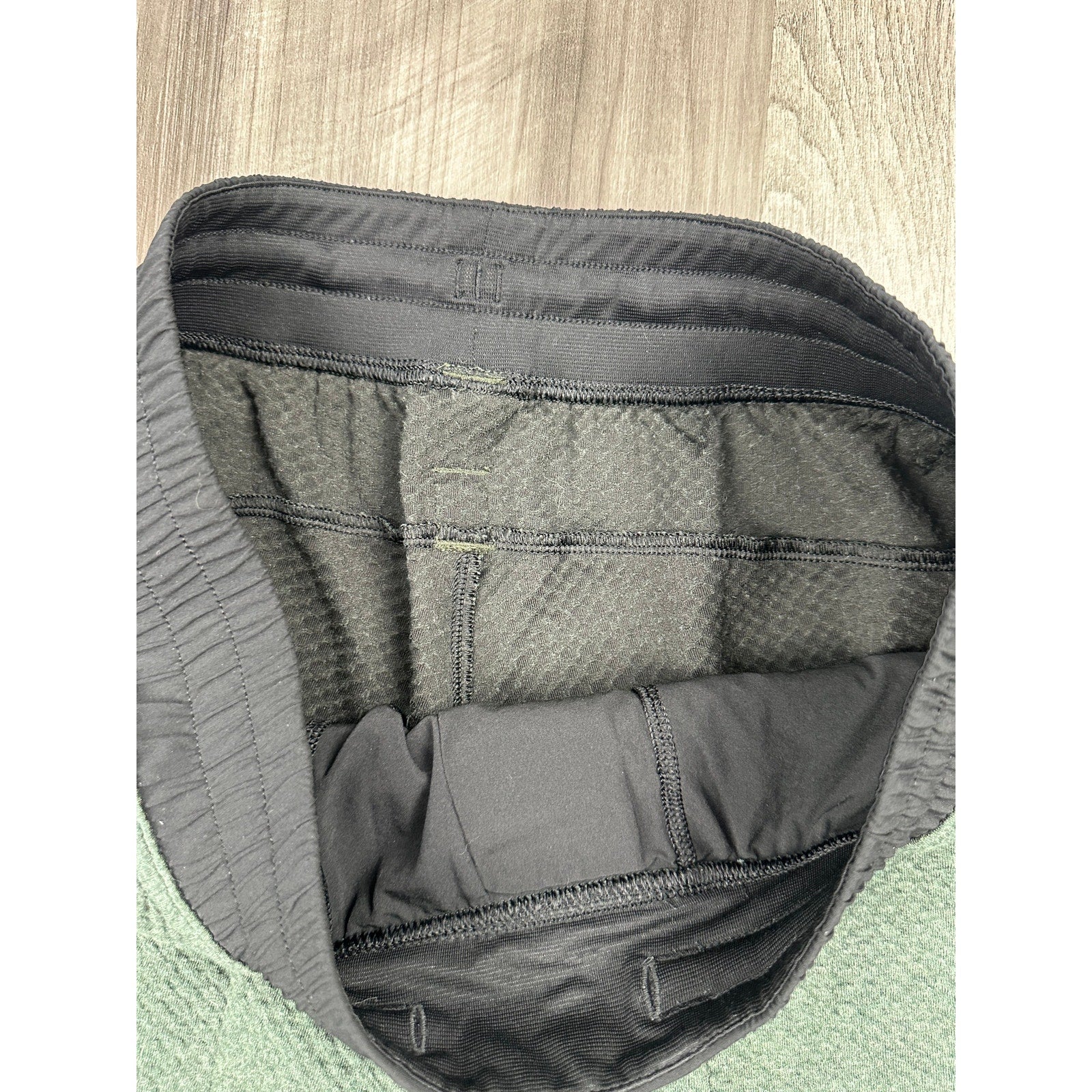 Lululemon At Ease Knit Joggers in Olive Green — Size Medium // Preowned