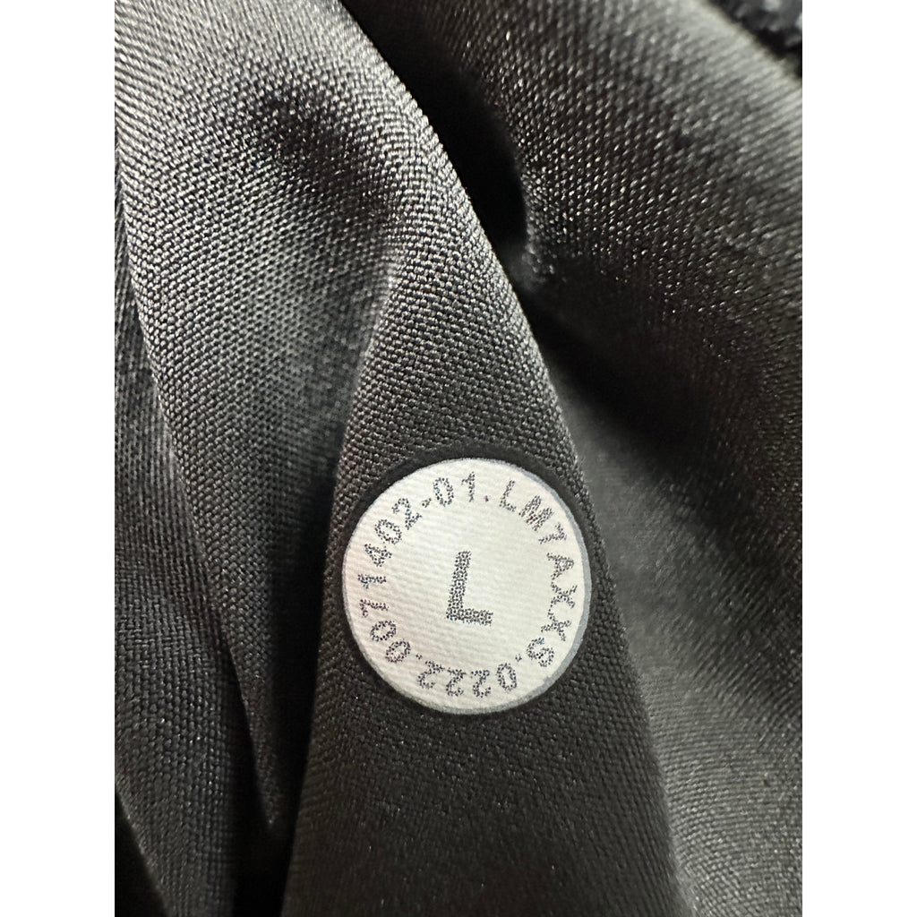 Lululemon Water Repellent 8" Hiking Shorts in Black — Size Large // Preowned