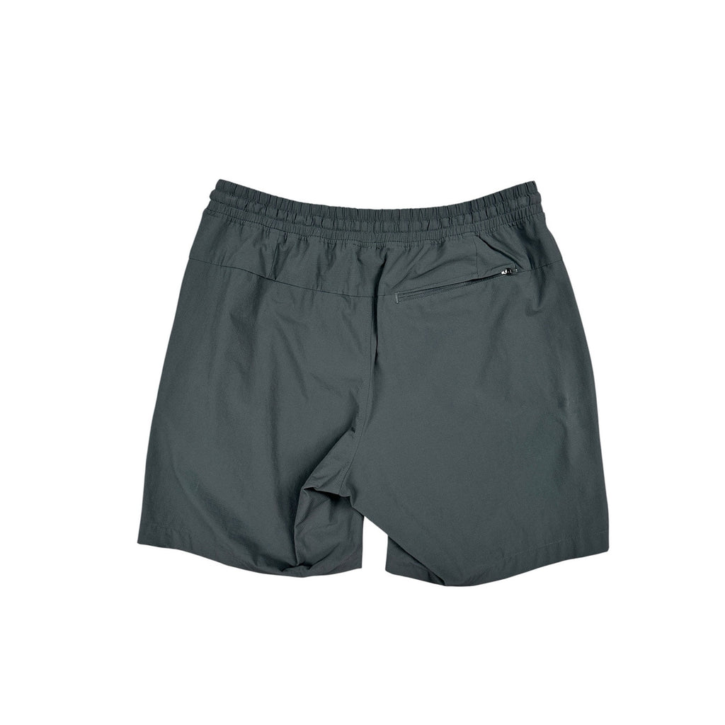 Lululemon Bowline Ripstop 8" Performance Shorts in Charcoal — Size Large // Preowned
