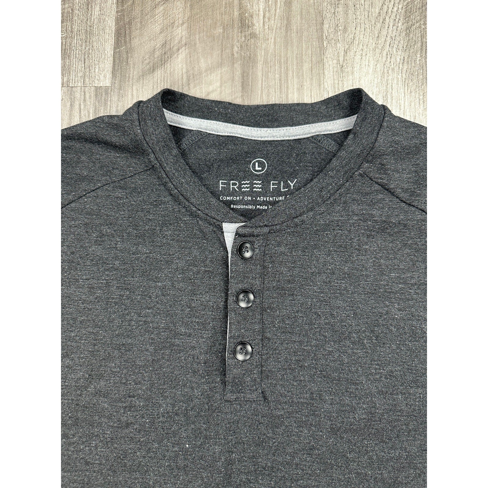 Free Fly Bamboo Flex Long Sleeve Henley in Charcoal — Size Large // Preowned
