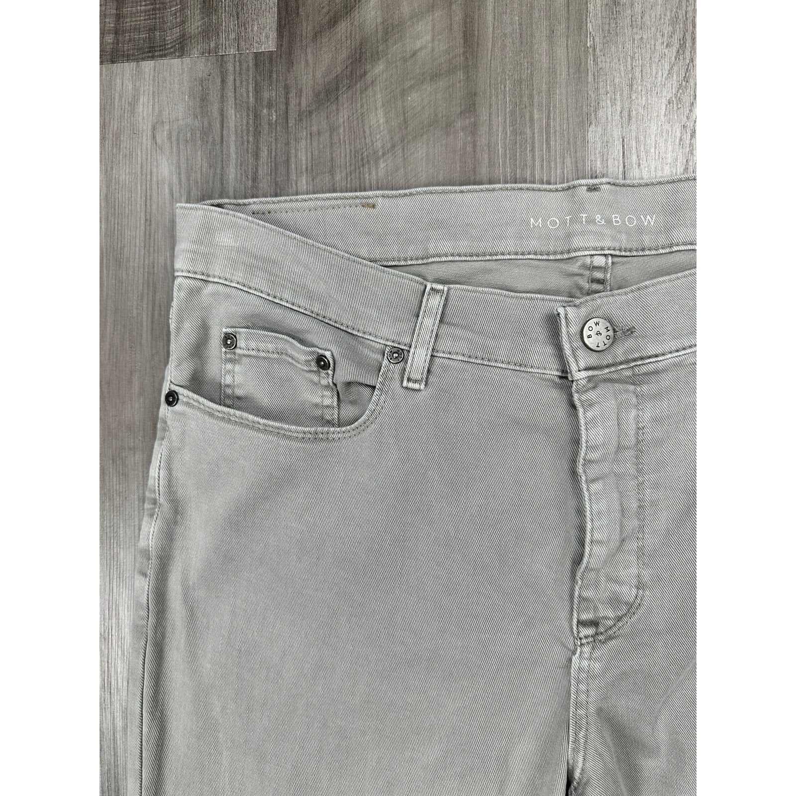 Mott & Bow Slim Mercer Jeans in Gray — Size 34x30 // Preowned