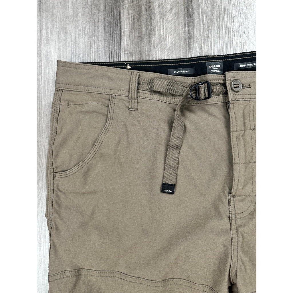 Prana Stretch Zion Performance Standard Fit 8-Inch Cargo Shorts in Brown — Size 40x8 // Preowned