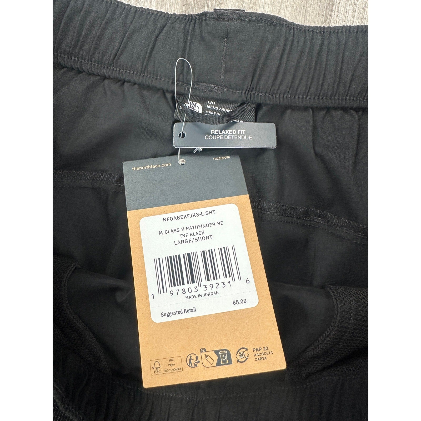 The North Face Class V Pathfinder Relaxed Fit Belted Shorts in Black — Size Large