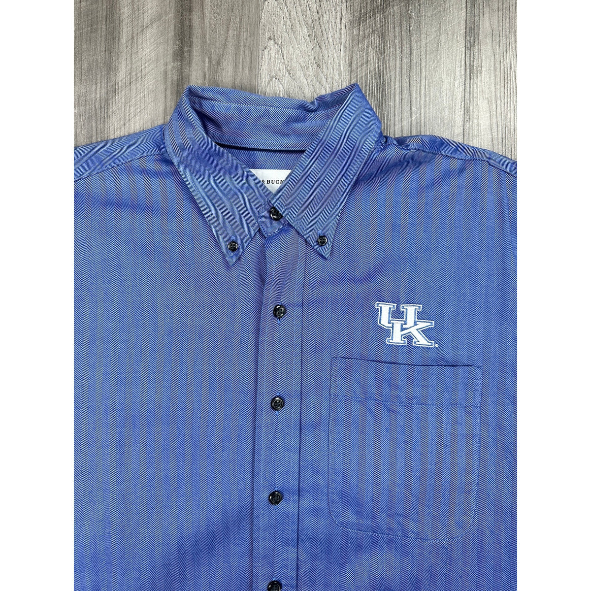 Cutter & Buck Kentucky Wildcats Herringbone Long Sleeve Button Down Shirt — Size Medium // Preowned