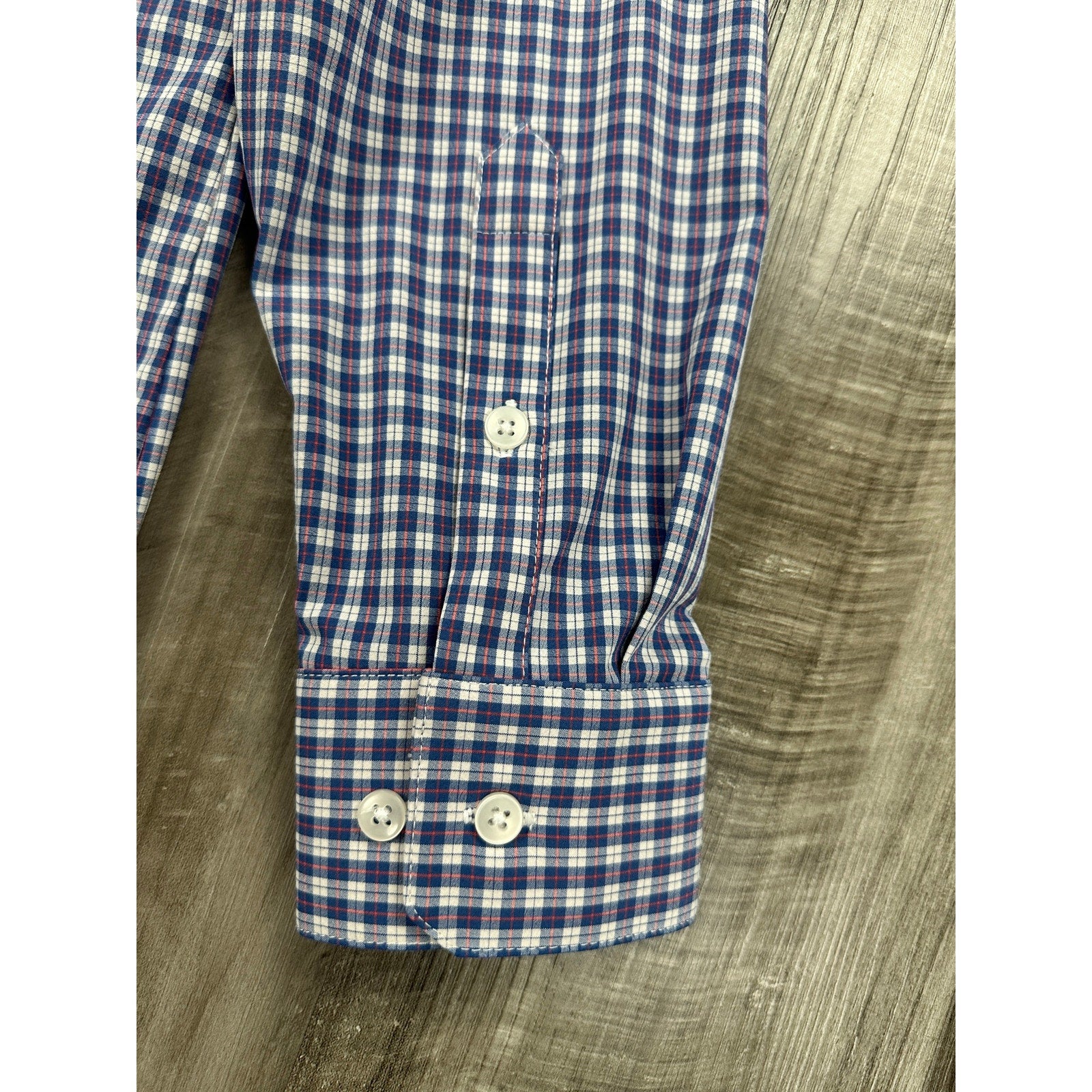 Mizzen+Main Leeward Trim Fit Performance Plaid Long Sleeve Button Down in Navy Red White — Size Medium // Preowned