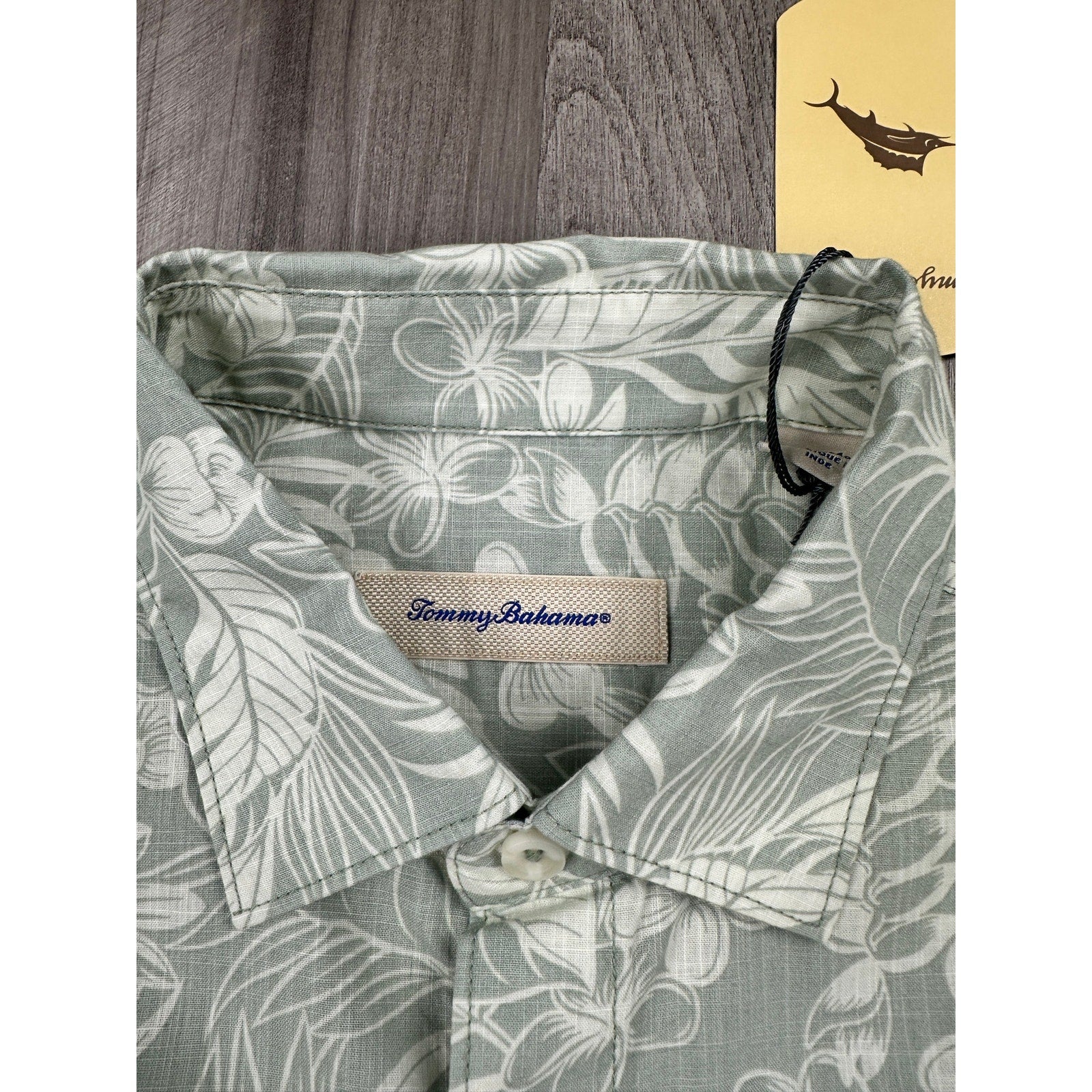 Tommy Bahama Hawaiian Floral Cotton Short Sleeve Camp Shirt in Natural Mint — Size Medium