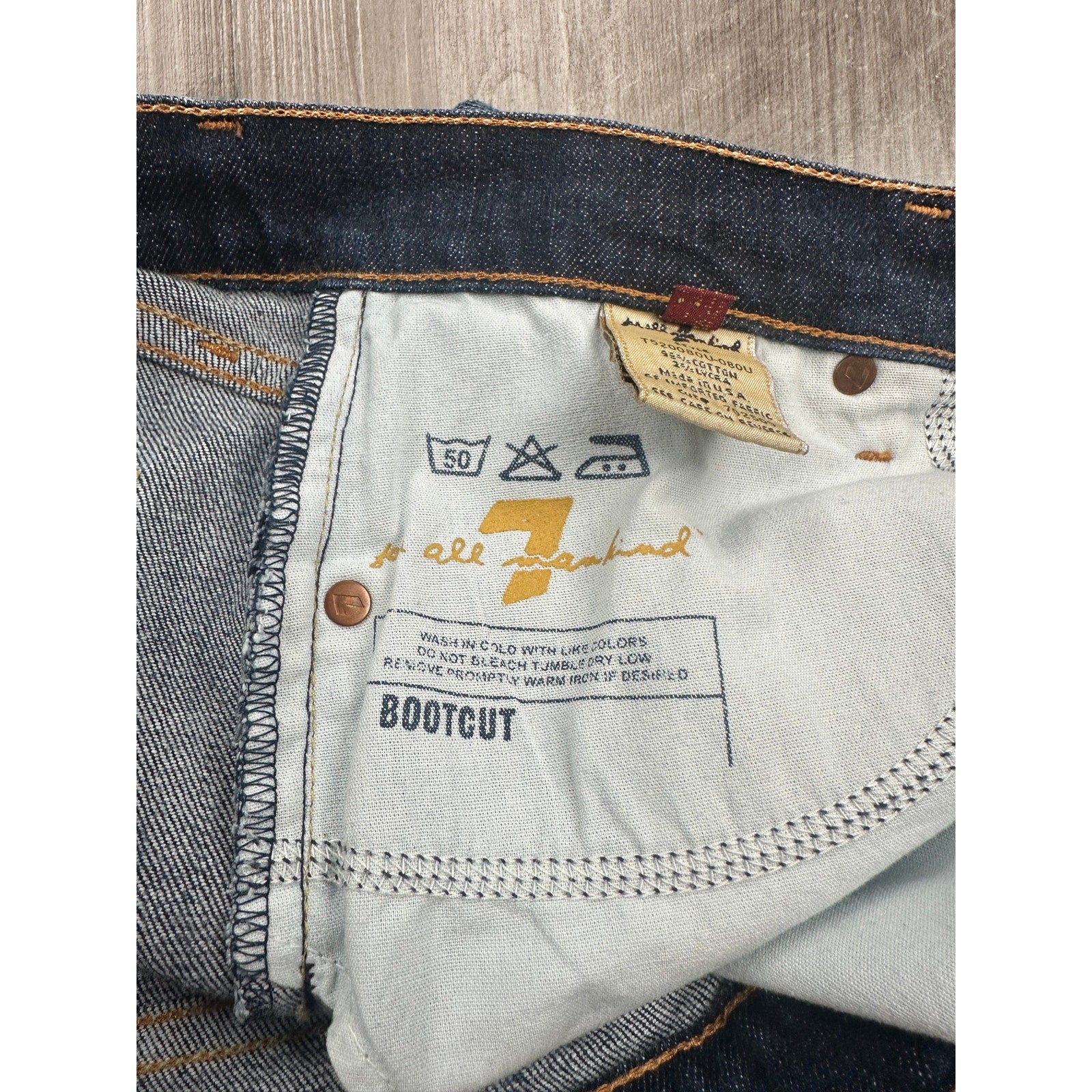 7 For All Mankind Bootcut Jean Made in USA in Blue — Size 32 // Preowned