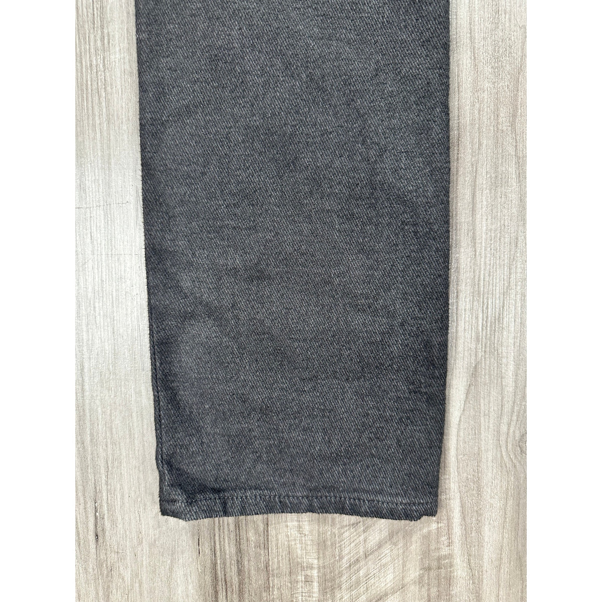 AG Adriano Goldschmied The Everett Slim Straight Cloud Soft Chino Jeans — Size 30x34 // Preowned