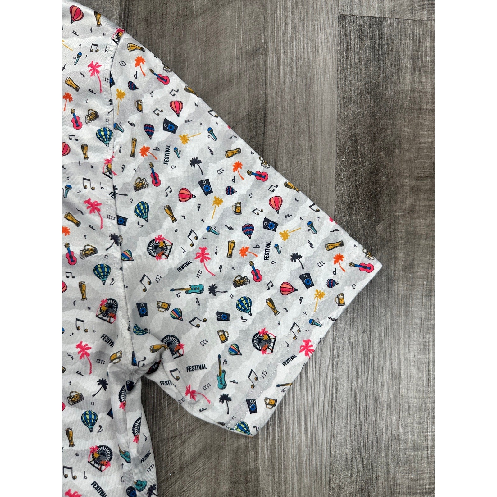 1764 Festival Print Golf Polo in Silver Gray Ivory Multi-Print — Size Medium // Preowned