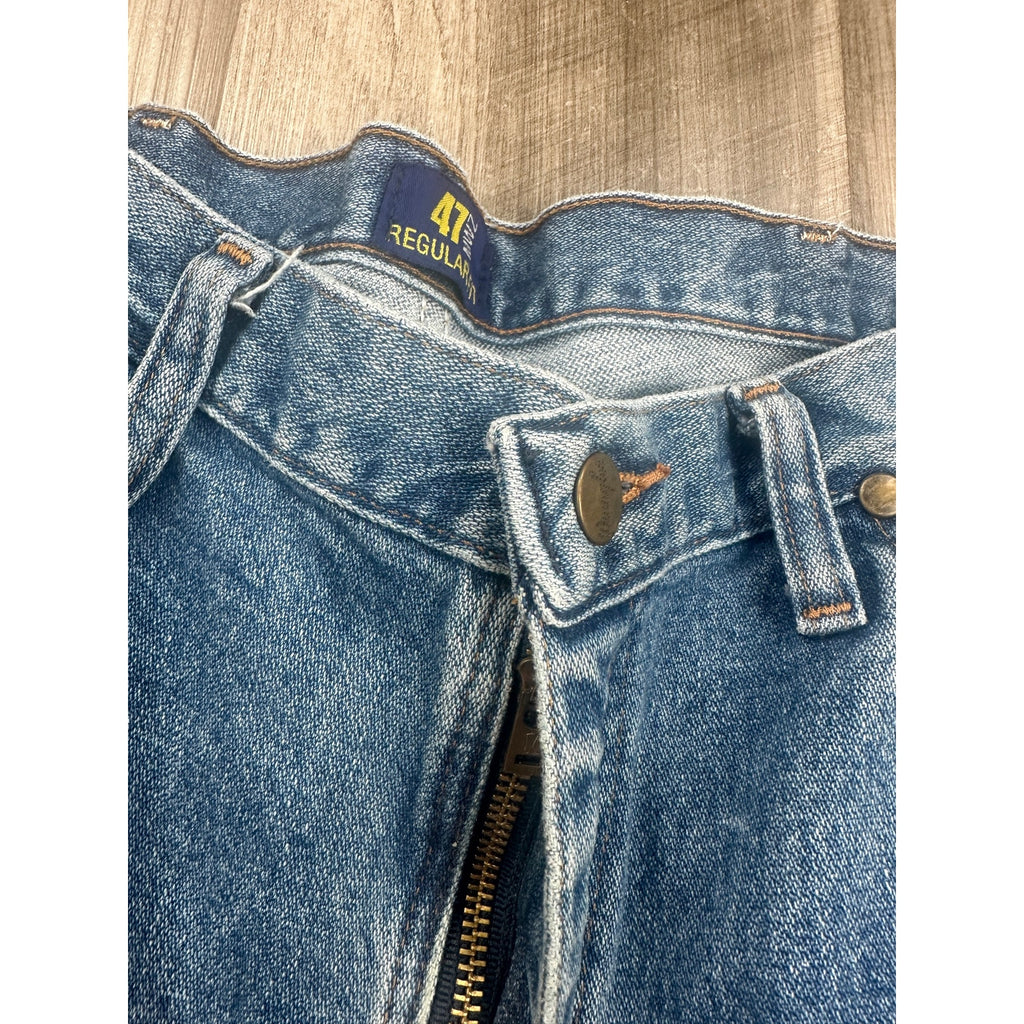 Wrangler Premium Performance Cowboy Cut Regular Fit Jean in Blue — Size 35x32 // Preowned