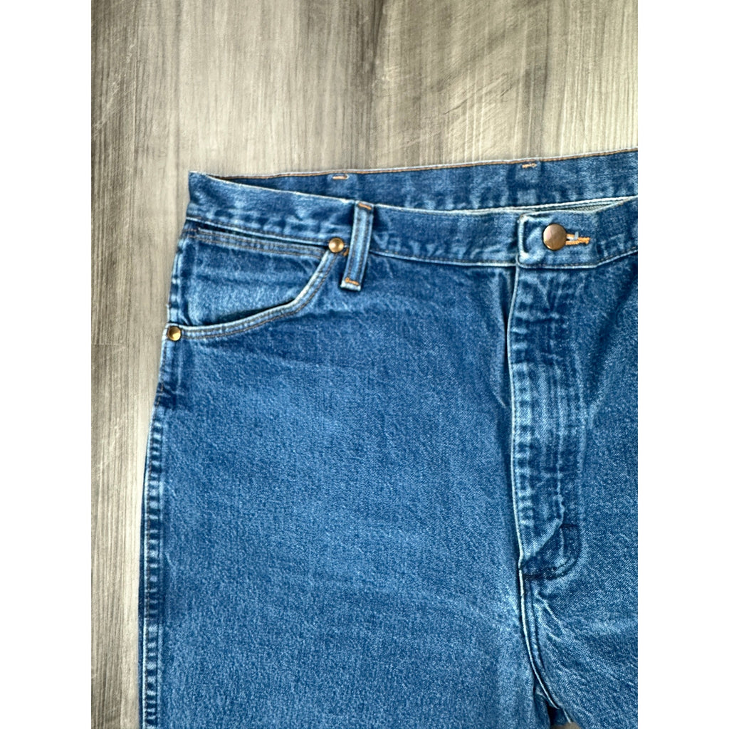Wrangler Made in USA Cowboy Cut Slim Fit Prewashed Jeans in Blue — Size 39x36 // Preowned