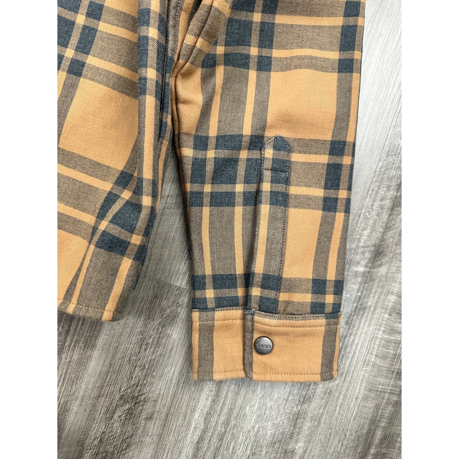 Vuori Range Flannel Shirt Jacket in Tan, Black — Size XL // Preowned