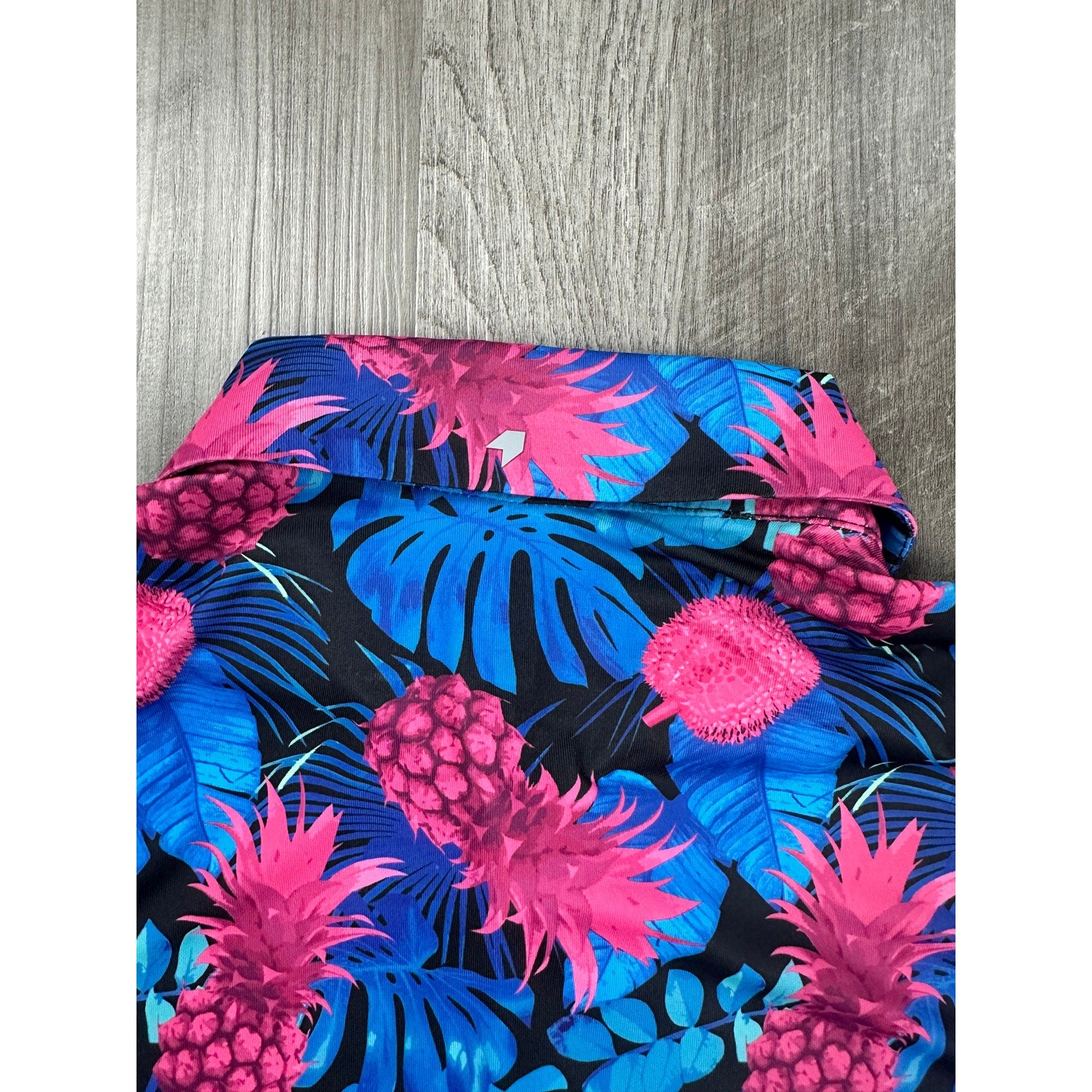 1764 Signature Pink Ananas Hawaiian Pineapple Golf Polo in Black — Size Medium