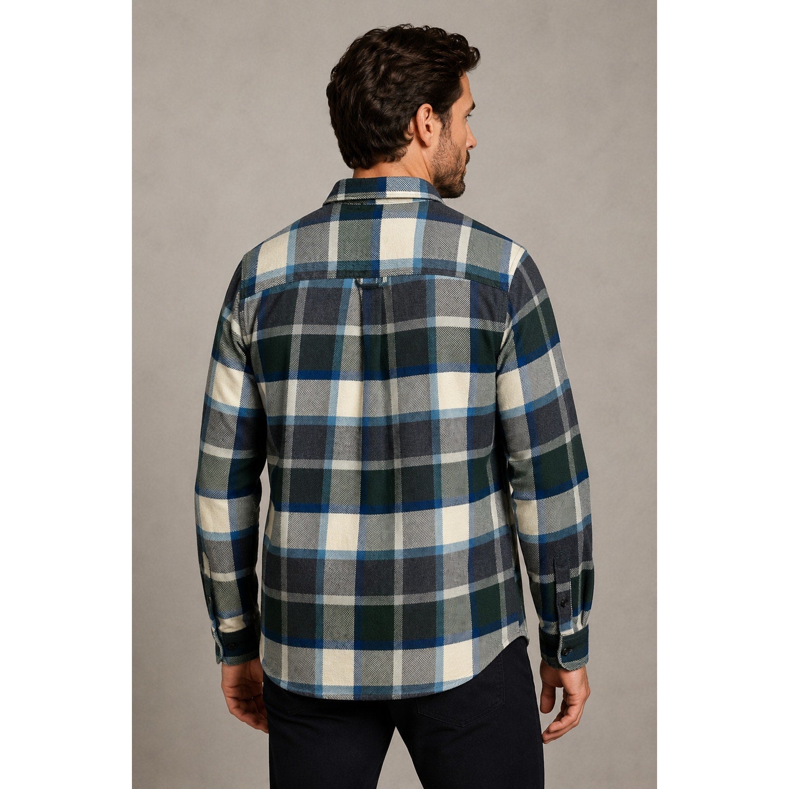 Orvis Big Bear Heavyweight Perfect Flannel Long Sleeve Button Shacket - Medium