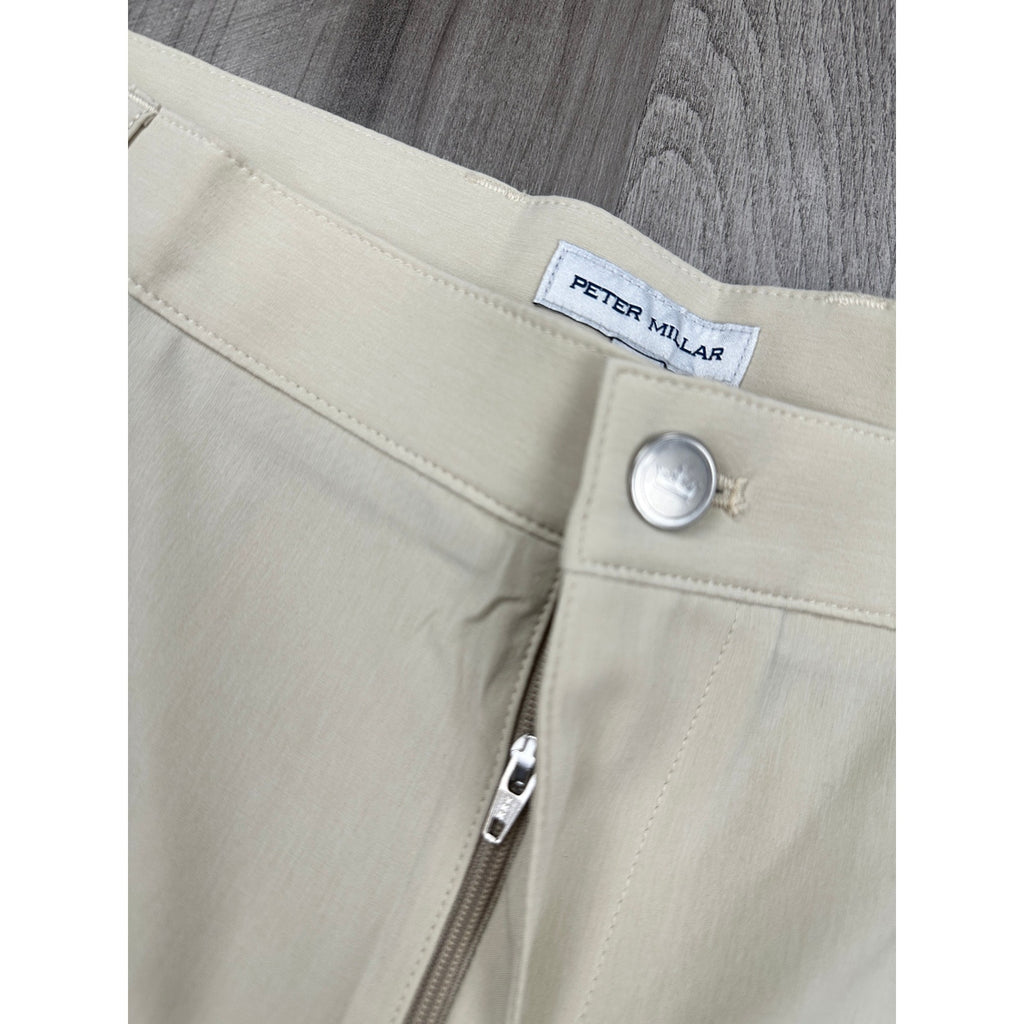 Peter Millar Shackleford Classic Fit Performance Hybrid Short in Sand — Size 40