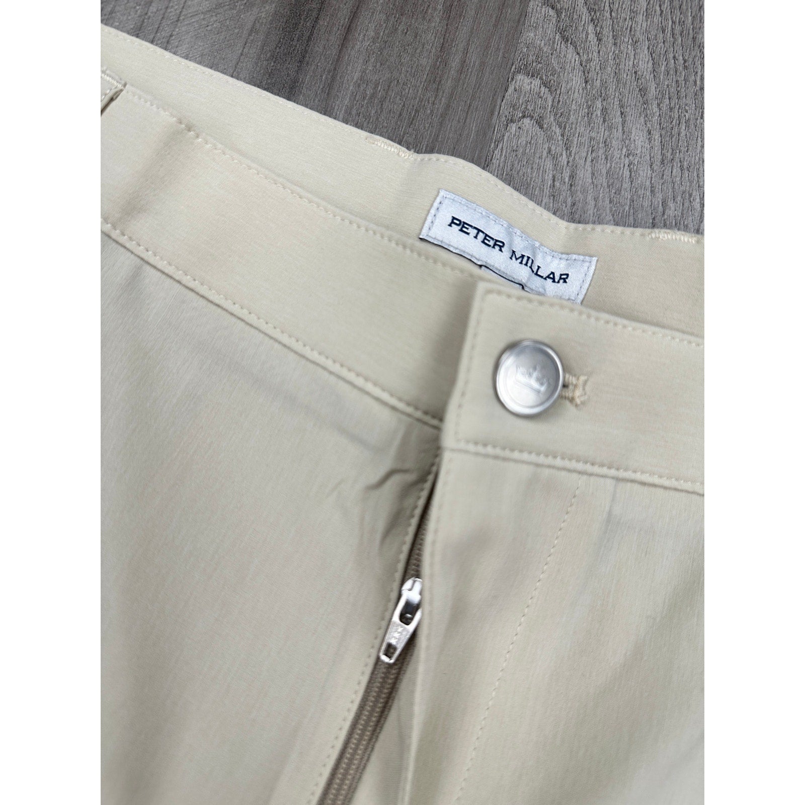 Peter Millar Shackleford Classic Fit Performance Hybrid Short in Sand — Size 40