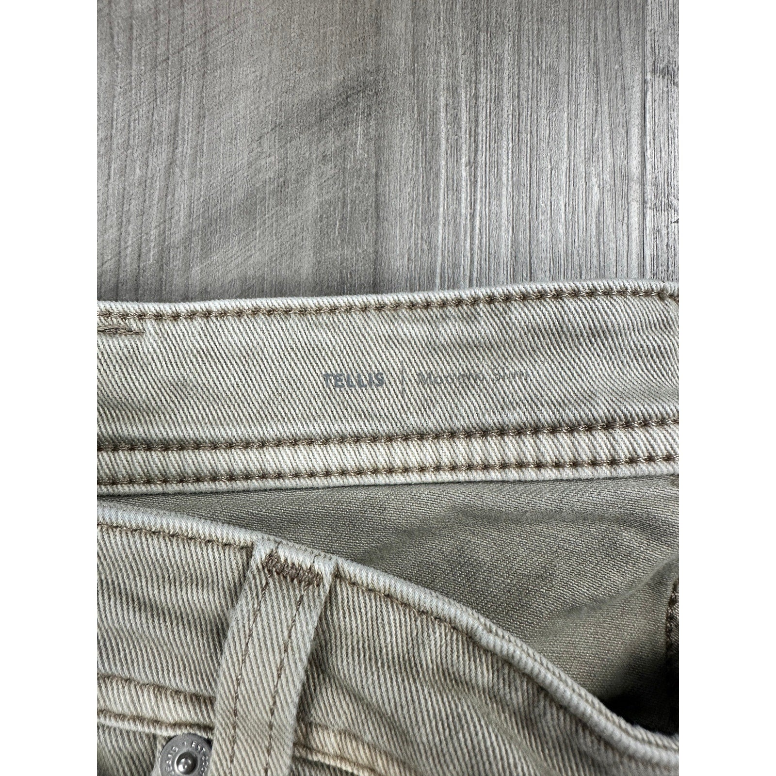 AG Adriano Goldschmied AG-ED Denim Tellis Modern Slim Jeans in Beige Khaki — Size 36x32 // Preowned