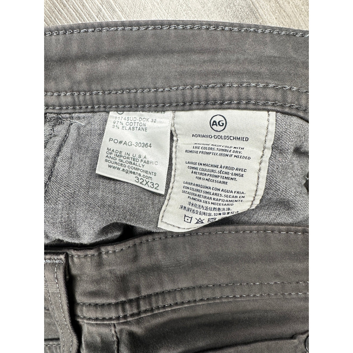AG Adriano Goldschmied The Graduate Tailored Leg Sueded Stretch Sateen Chino Jeans — Size 32x32 // Preowned