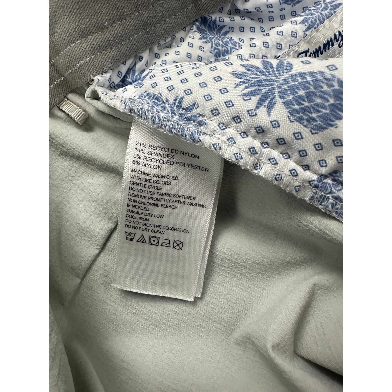 Tommy Bahama Chip Shot Pull On Performance Shorts in Gray — Size 2XLB // Preowned