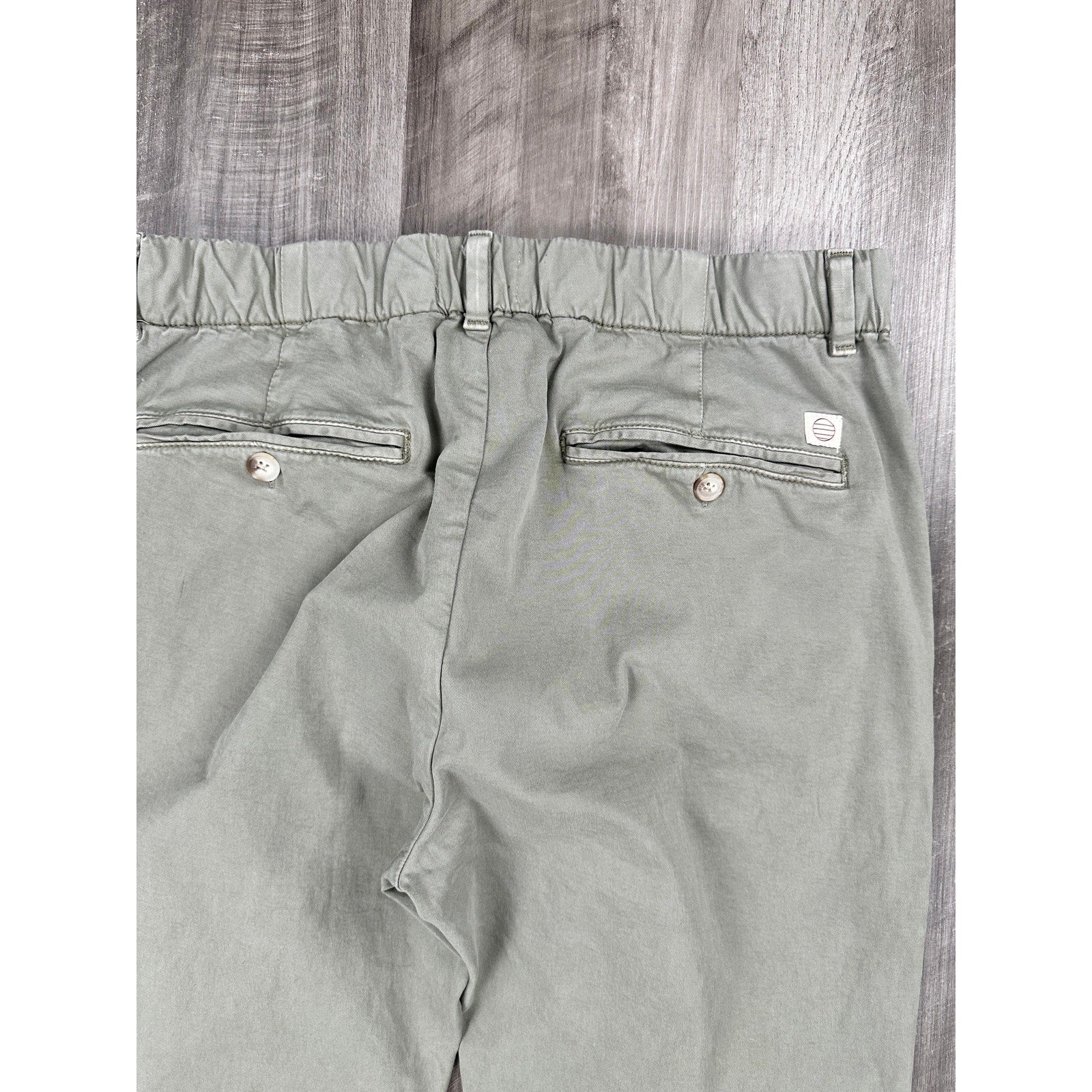 Marine Layer Slim Straight Saturday Twill Chino Pants in Green Khaki — Size Large // Preowned