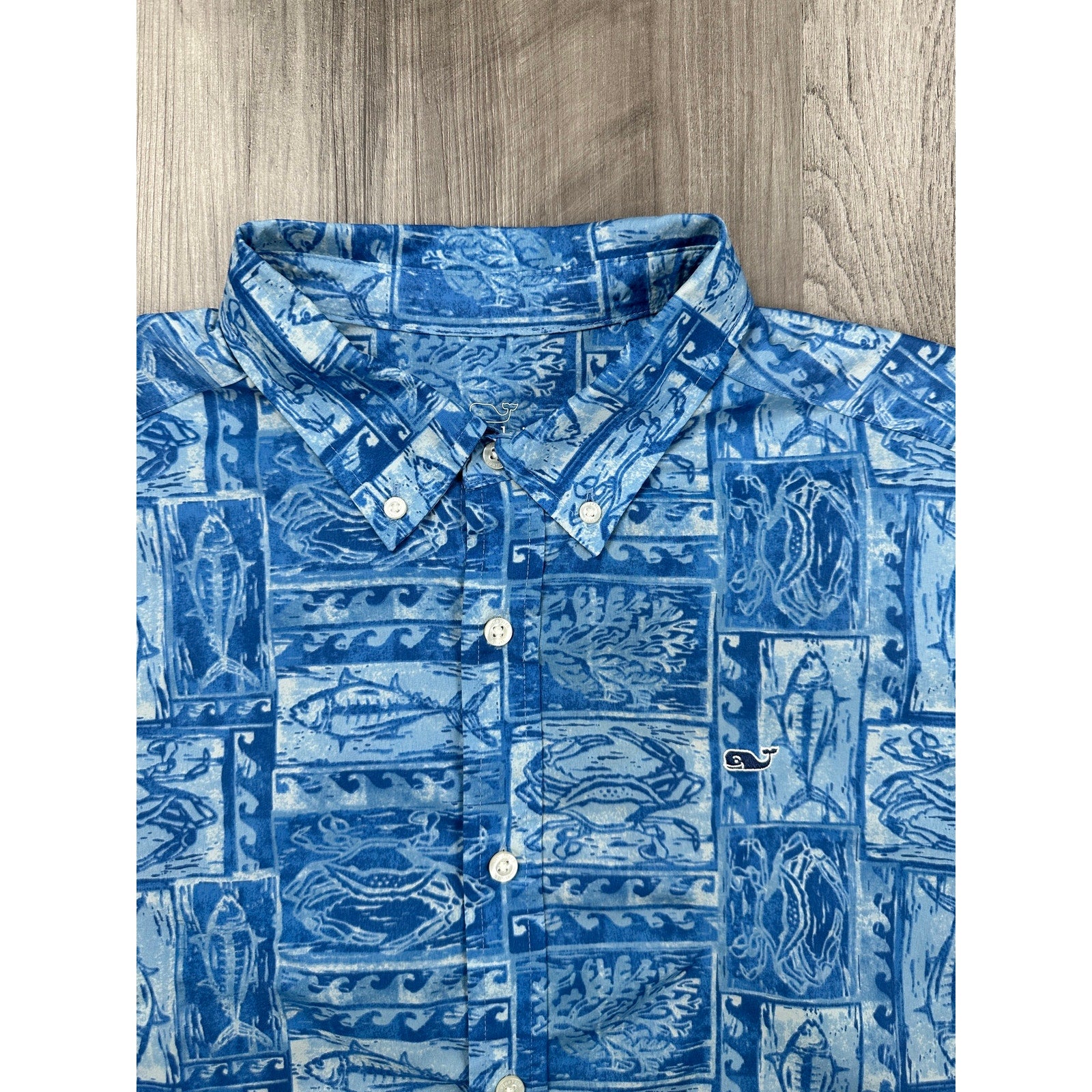 Vineyard Vines Performance Crab Fish Classic Fit Whale Shirt in Blue — Size Large
