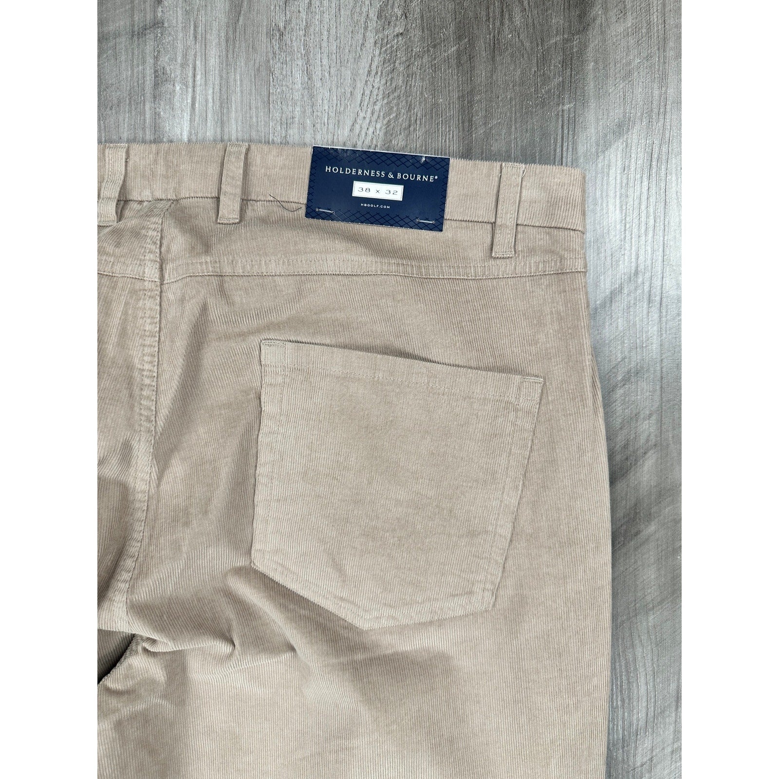Holderness & Bourne The Baxter Corduroy Pants in Fescue — Size 38x32
