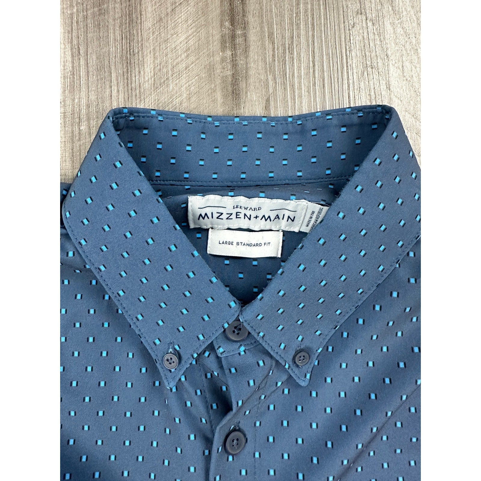 Mizzen+Main Leeward Performance Stretch Standard Fit Short Sleeve Button Down in Gray, Turquoise and Black — Size Large // Preowned