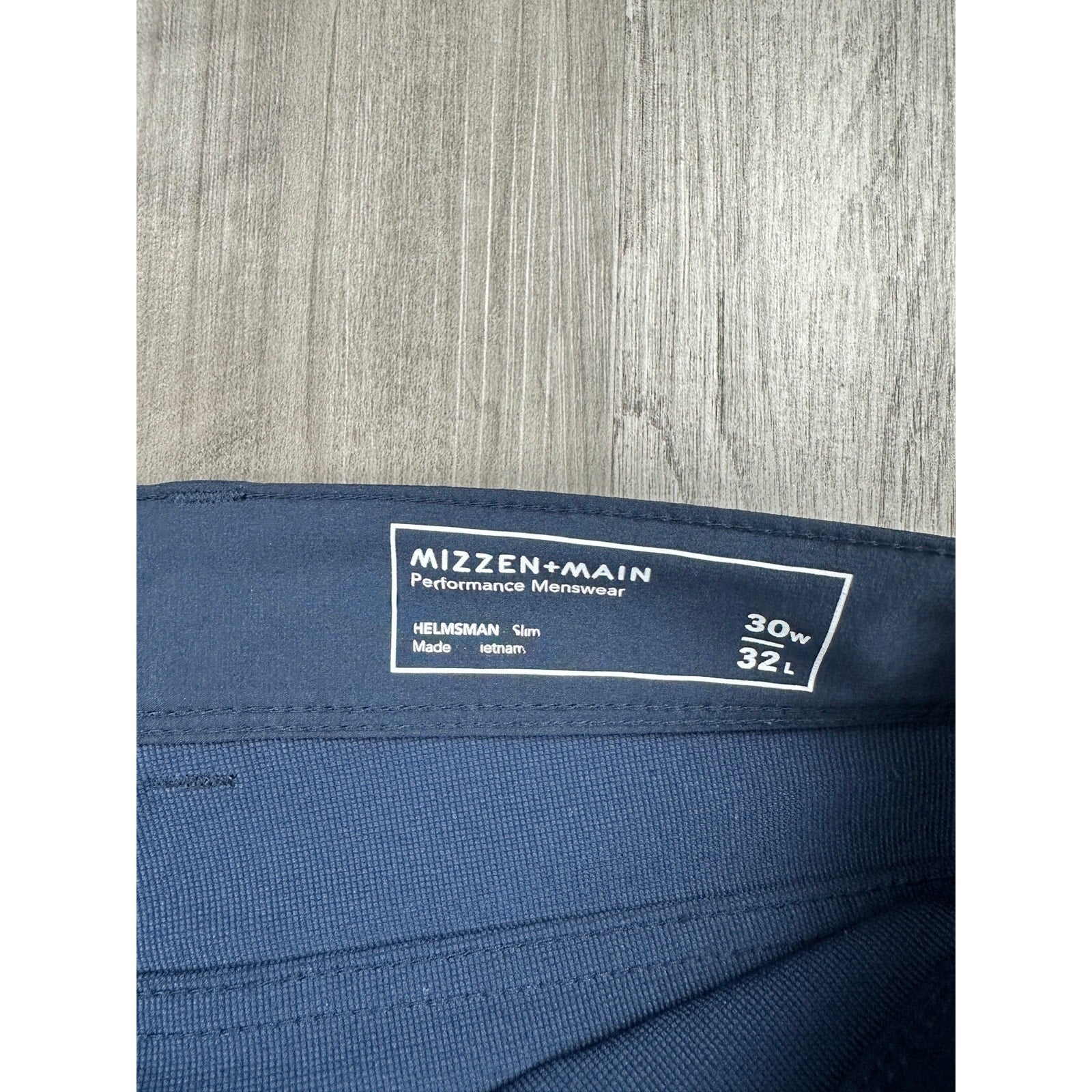 Mizzen+Main Helmsman Performance Slim Fit Chino Pants in Navy — Size 30x32 // Preowned