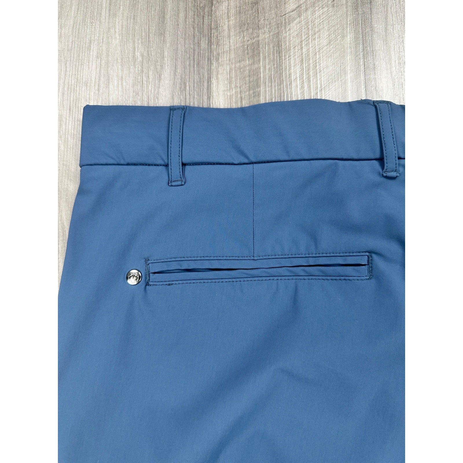 Greyson Montauk Performance Golf Chino Shorts in Slate Navy — Size 34 // Preowned