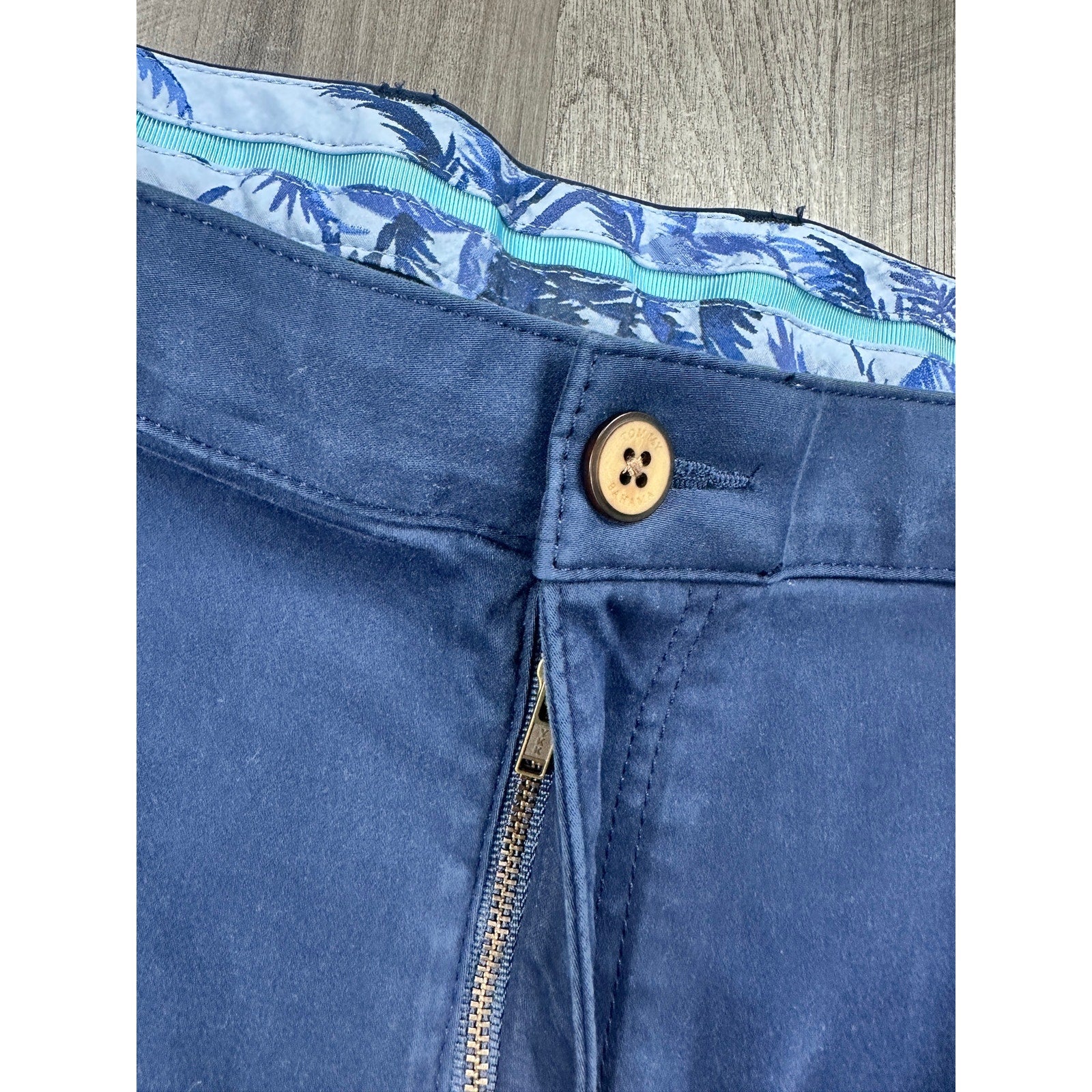 Tommy Bahama Boracay 12" Stretch Chino Shorts in Maritime Navy — Size 44