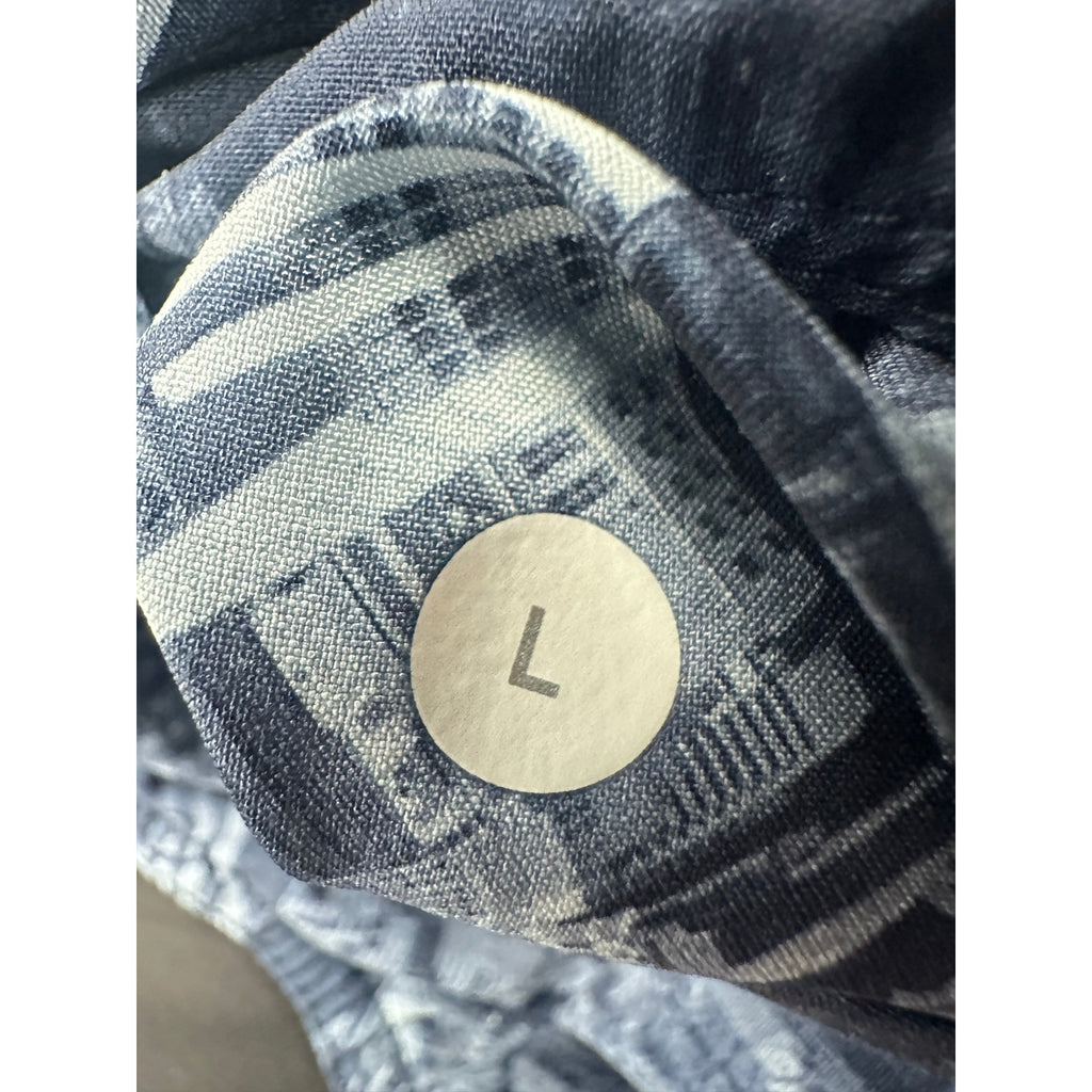 Lululemon City Downtown Print 11" Core Shorts in Navy, White, Black — Size Large // Preowned