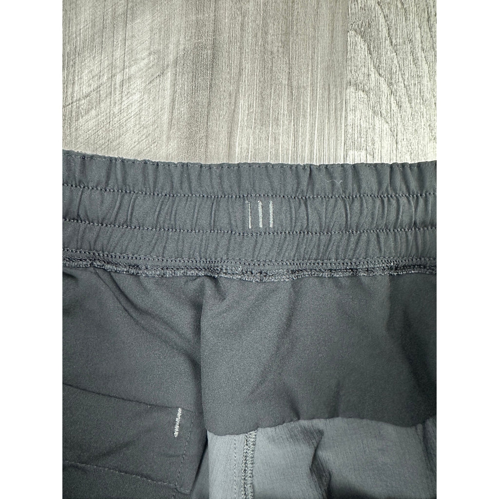 Lululemon Bowline Ripstop 8" Performance Shorts in Charcoal — Size Large // Preowned