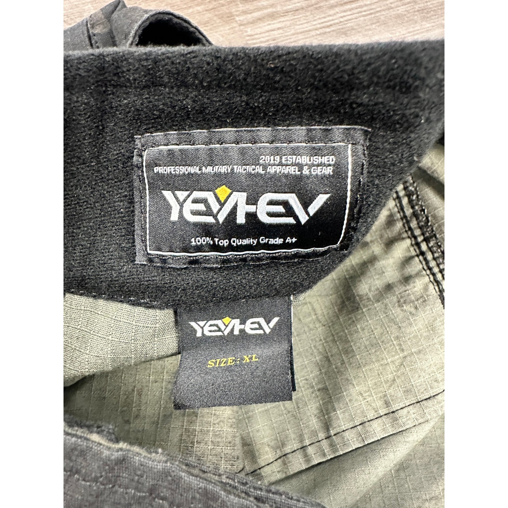 Yevhev Tactical Camo Combat Cargo Shorts in Dark Green Camo — Size XL // Preowned