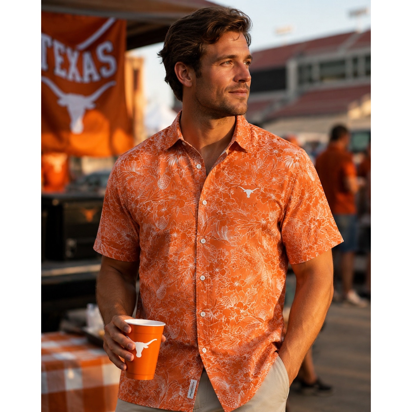 Tommy Bahama Texas Longhorns Hawaiian Cotton Short Sleeve Camp Shirt in Orange, White — Size 2XL // Preowned