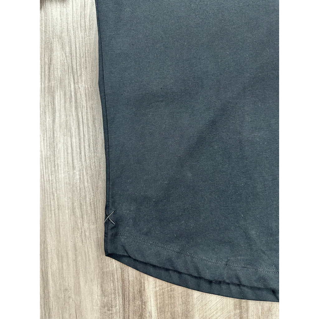 Cuts Clothing AO Crew Neck Long Sleeve Curve Hem Tee in Black — Size Medium // Preowned