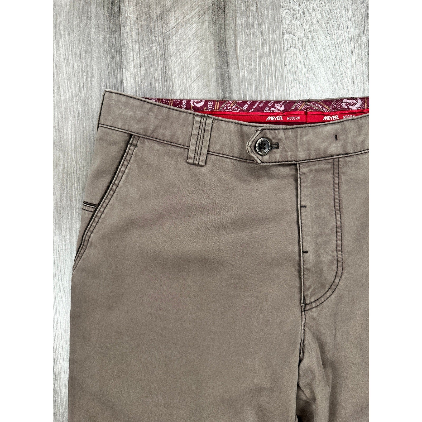 Meyer New York Modern Slim Fit French Pocket Chinos in Light Brown — Size 34 // Preowned