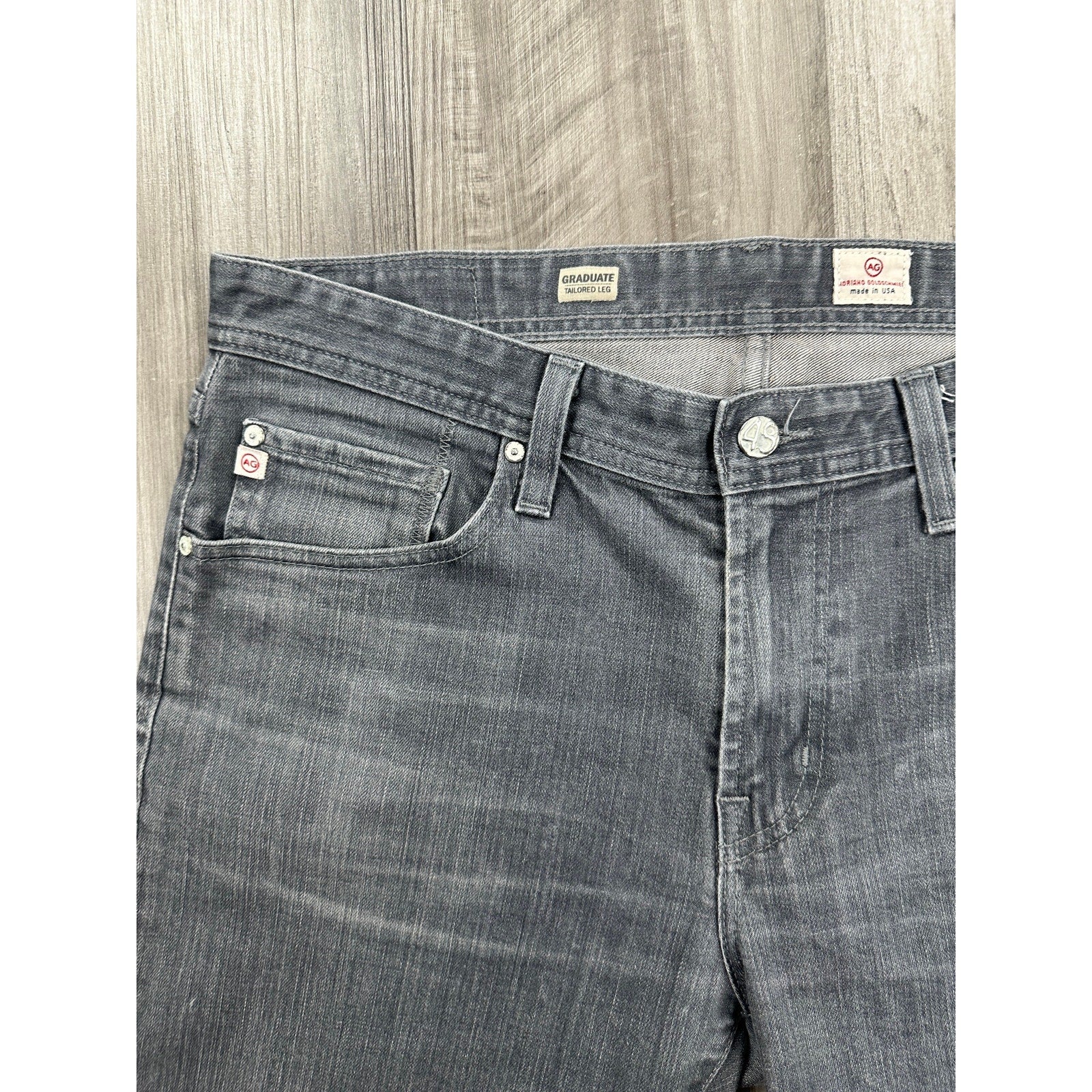 AG Adriano Goldschmied The Graduate Tailored Leg Jean in Gray — Size 34 // Preowned