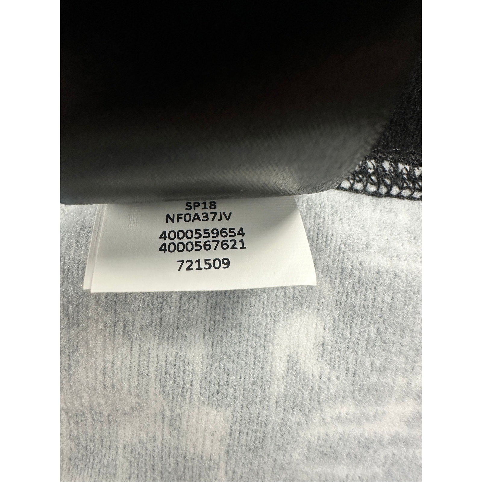The North Face Activewear Quarter Zip Pullover in Black Gray and White — Size XL // Preowned