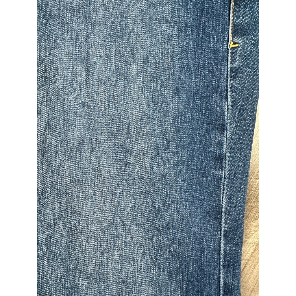 Tommy Bahama Authentic Classic Straight Leg Jeans — Size 35x32 // Preowned