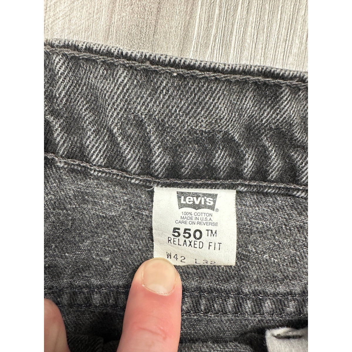 Levi Strauss Vintage Made in USA 1997 550 Relaxed Fit Jeans — Size 42 // Preowned