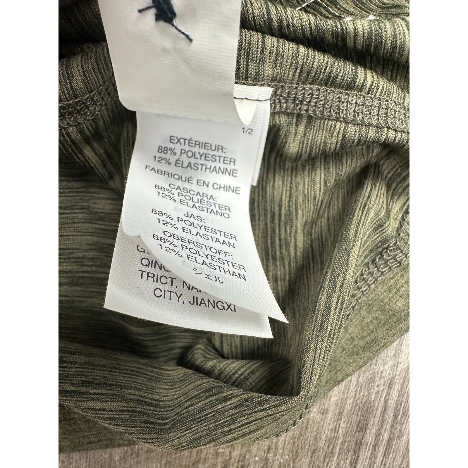 Vuori Ease Performance Long Sleeve Henley in Heather Olive — Size XL // Preowned