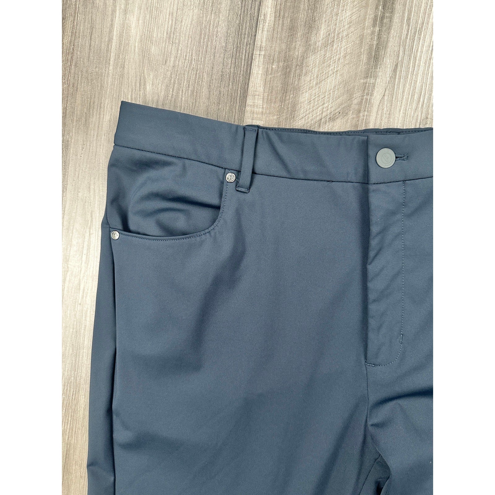 Johnnie-O Momentum Stretch Knit Performance Pants in Navy — Size 36x32 // Preowned