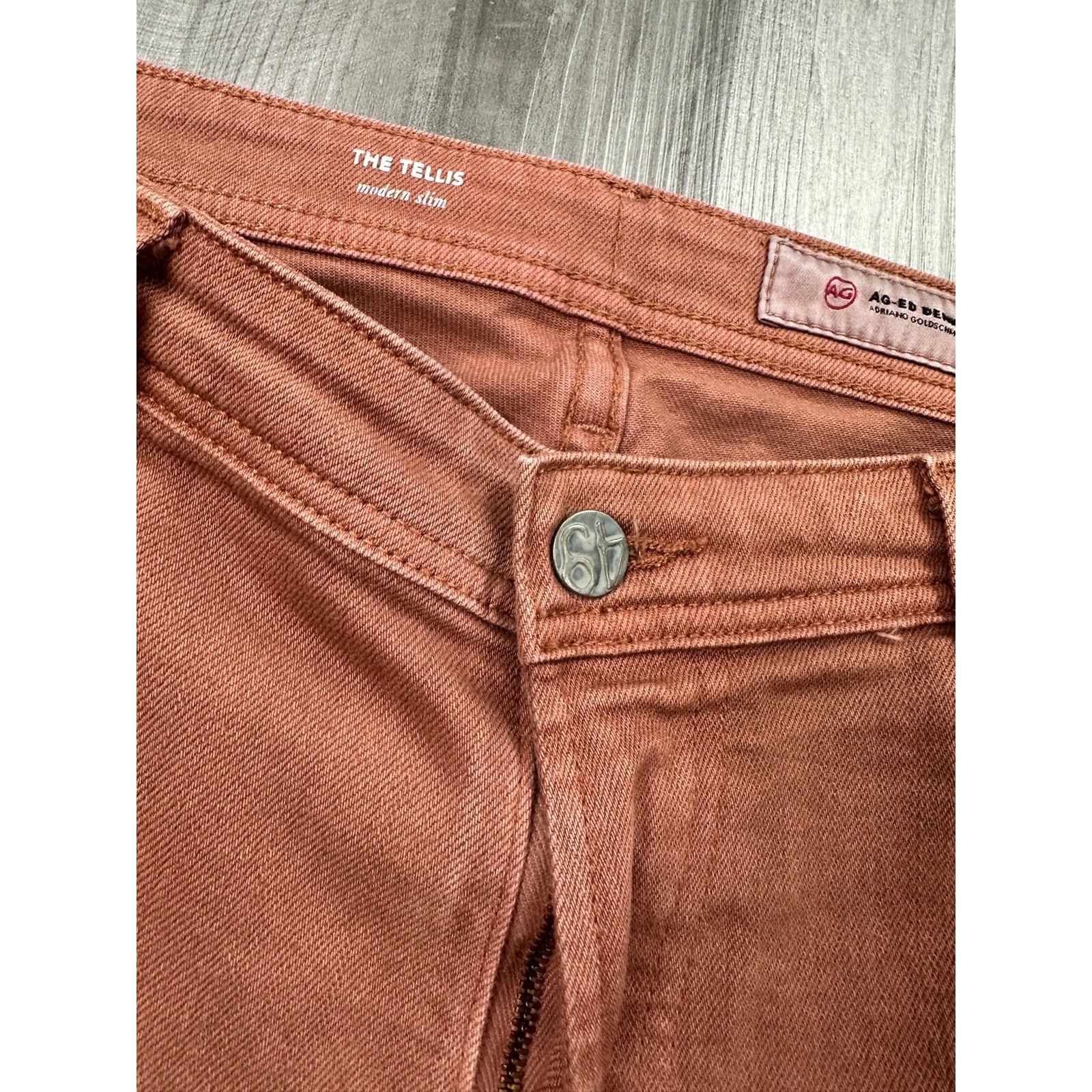AG Adriano Goldschmied The Tellis Modern Slim AG-ED Denim Jeans in Adobe Clay — Size 33R // Preowned