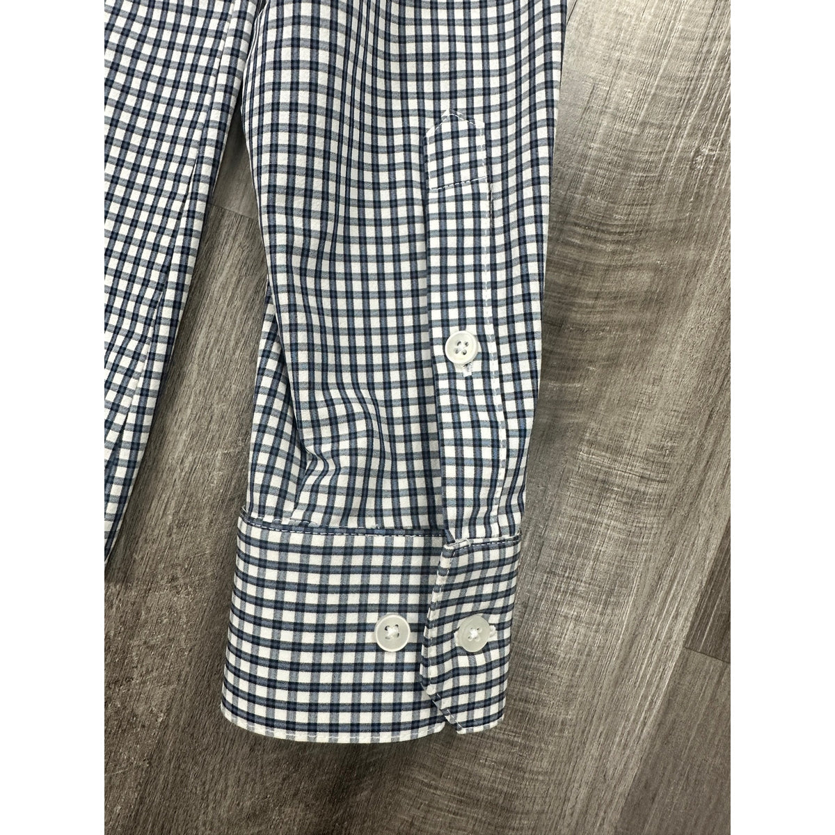 Mizzen+Main Leeward Performance Trim Fit Checkered Long Sleeve Button Down Shirt — Size Medium // Preowned