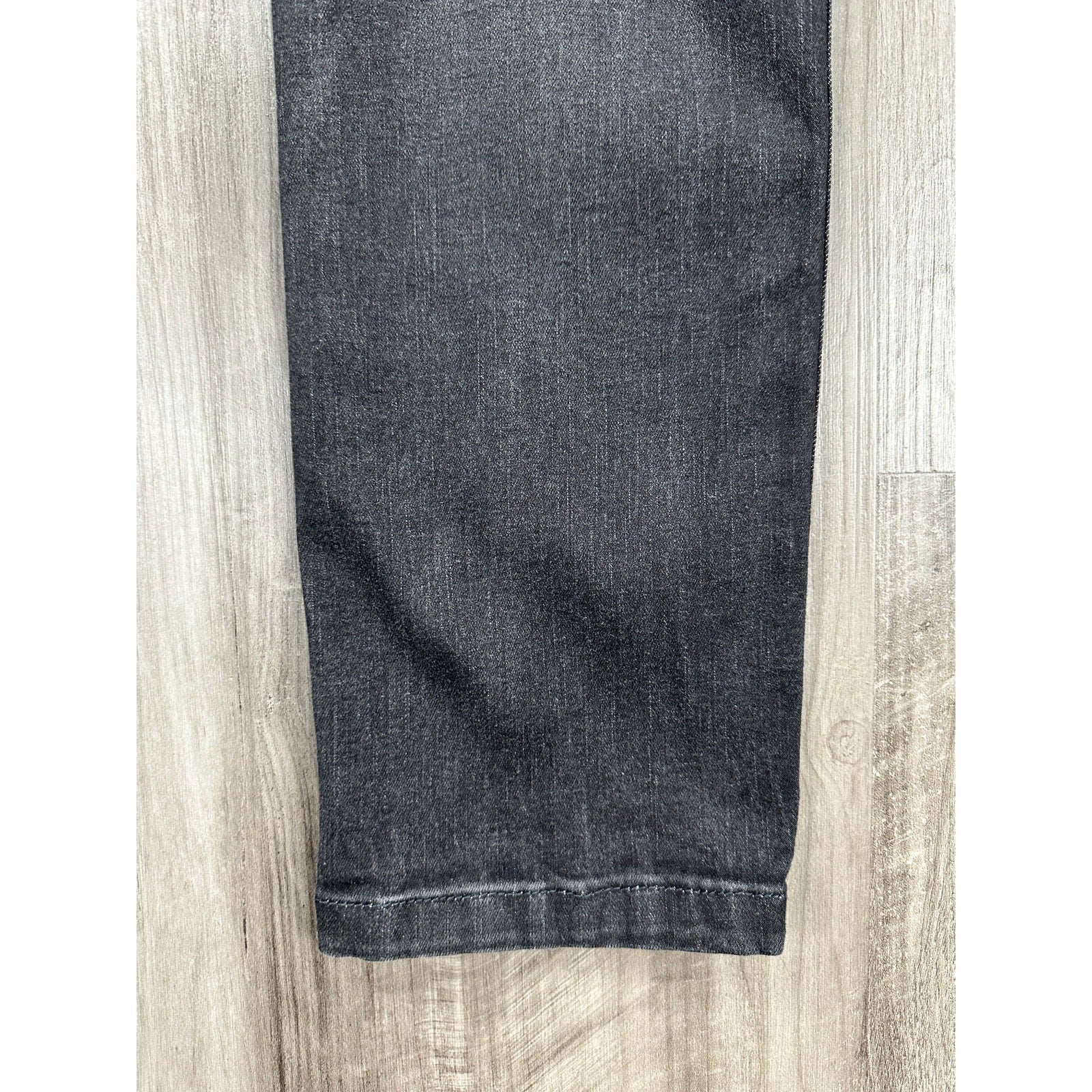 Mugsy Mags Modern Slim Straight Stretch Jean in Washed Black — Size 30x30 // Preowned