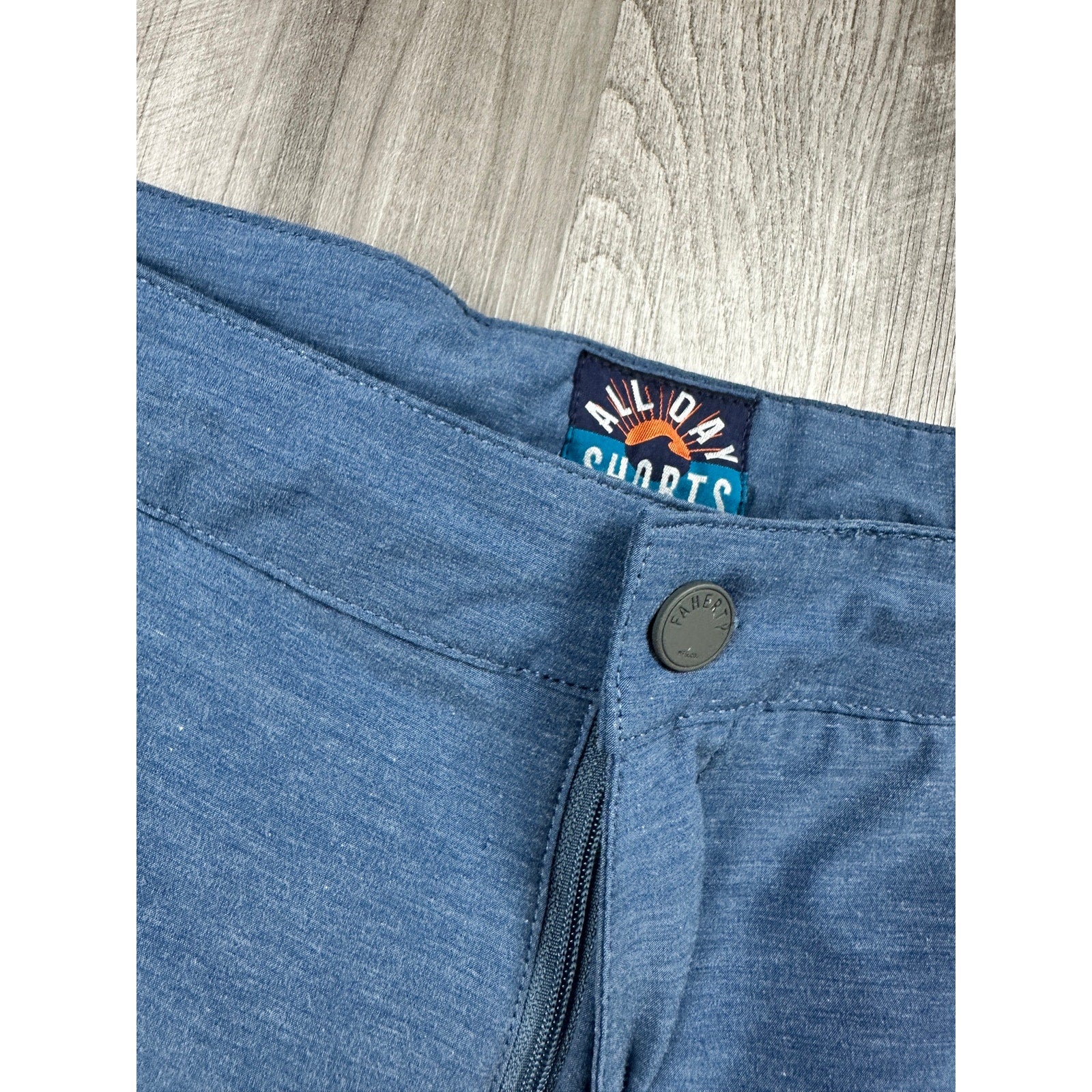 Faherty All Day Hybrid Drawstring Shorts in Navy — Size 38 // Preowned