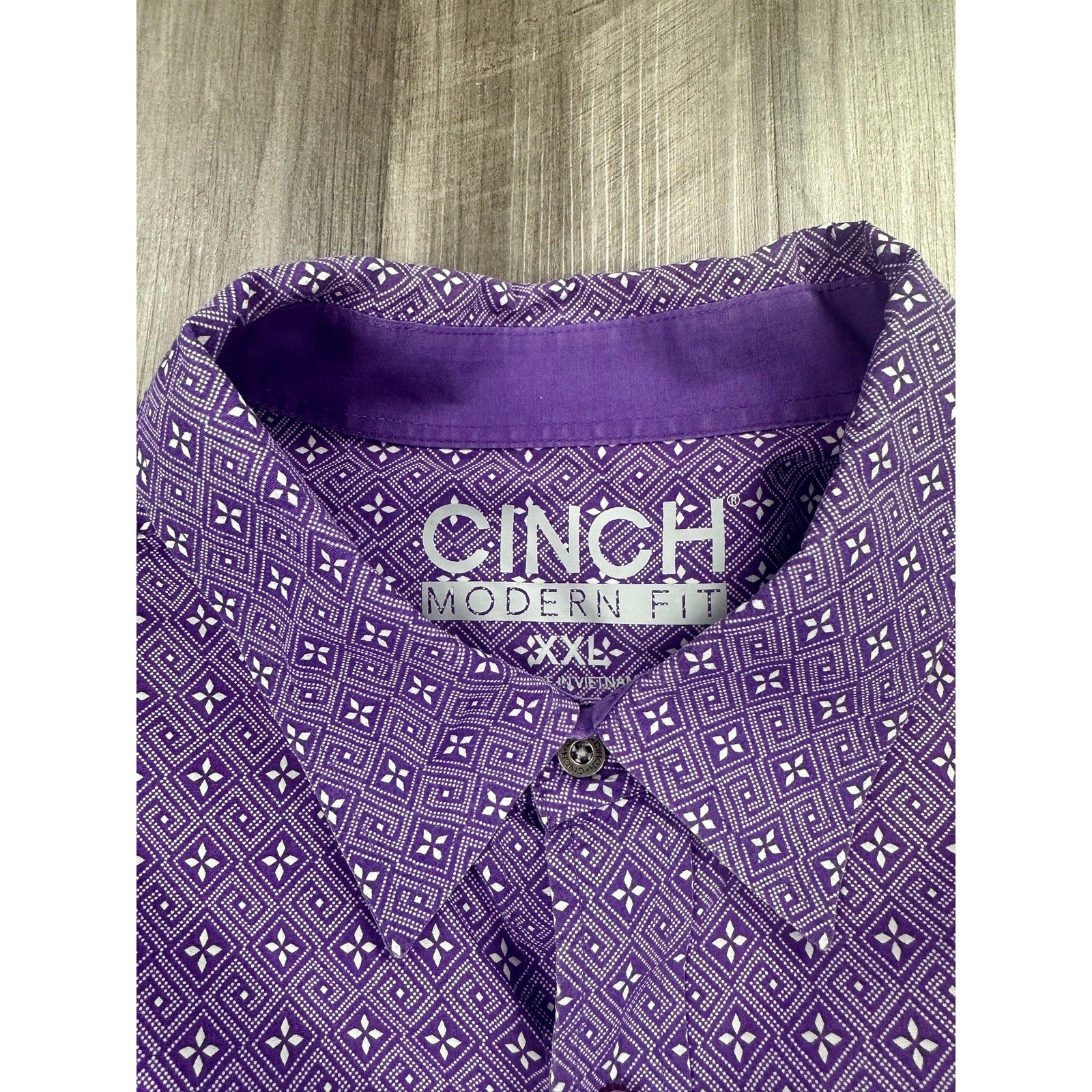 Cinch Modern Fit Geo Print Western Long Sleeve Button Down in Purple and White — Size 2XL // Preowned